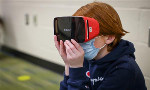 Students use virtual reality headsets